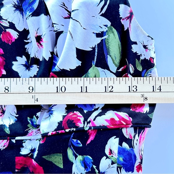 White House Black Market Fit & Flare Floral Dress Size 0 Sleeveless - Picture 10 of 14